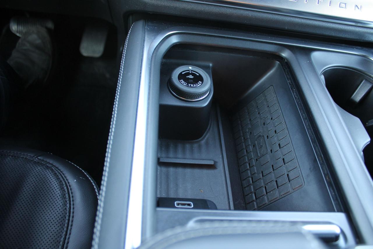 2025 Ford Expedition Platinum Photo