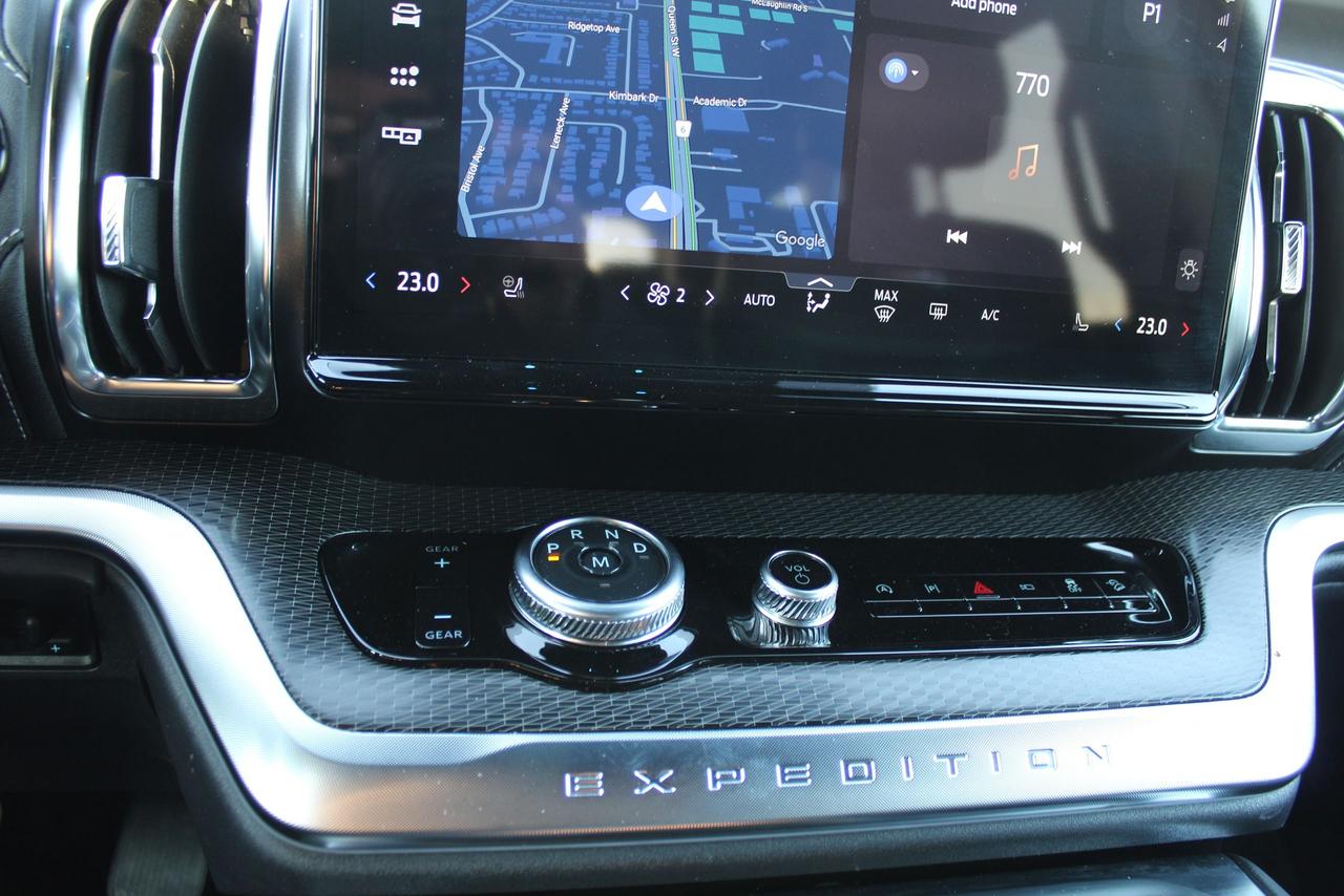 2025 Ford Expedition Platinum Photo