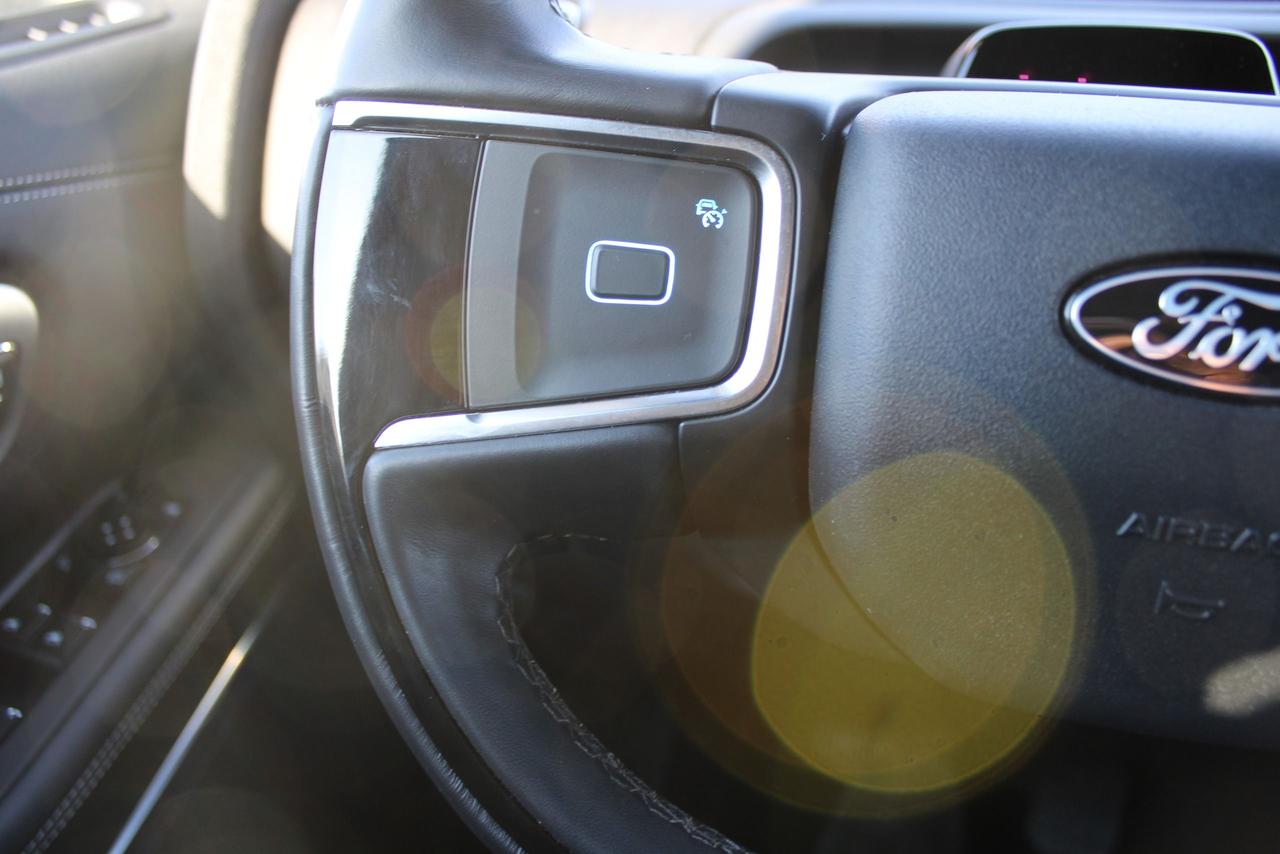 2025 Ford Expedition Platinum Photo