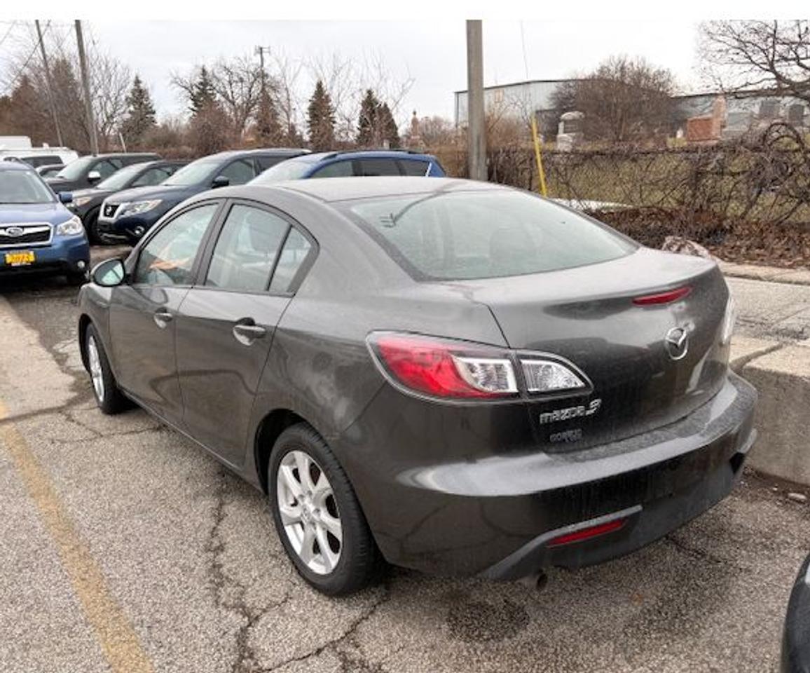 2011 Mazda MAZDA3 GX Photo