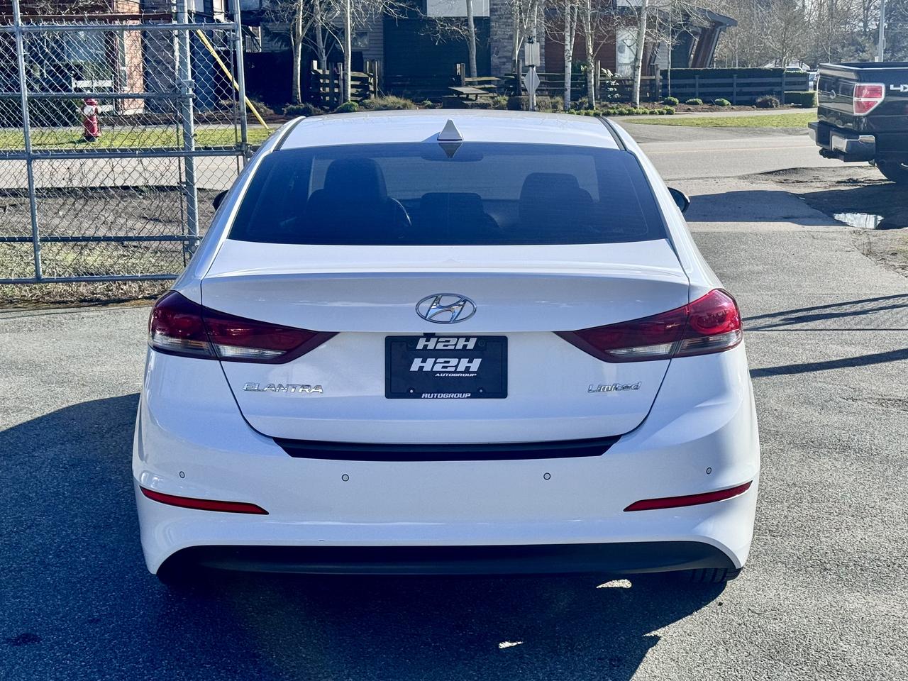 2017 Hyundai Elantra Limited SE FINANCING AVAILABLE Photo6