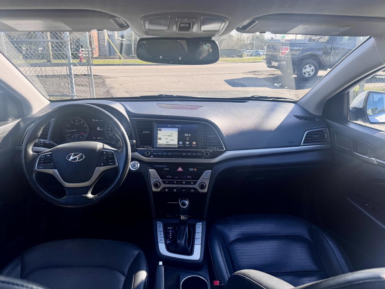 2017 Hyundai Elantra Limited SE FINANCING AVAILABLE Photo10