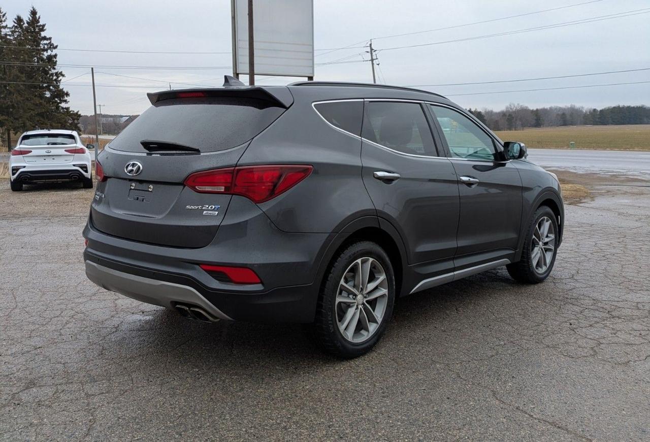 2017 Hyundai Santa Fe Sport AWD 4dr 2.0T Limited Photo4