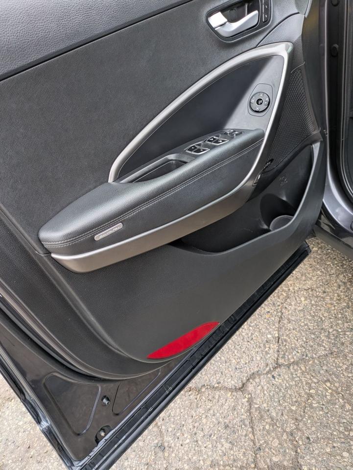 2017 Hyundai Santa Fe Sport AWD 4dr 2.0T Limited Photo