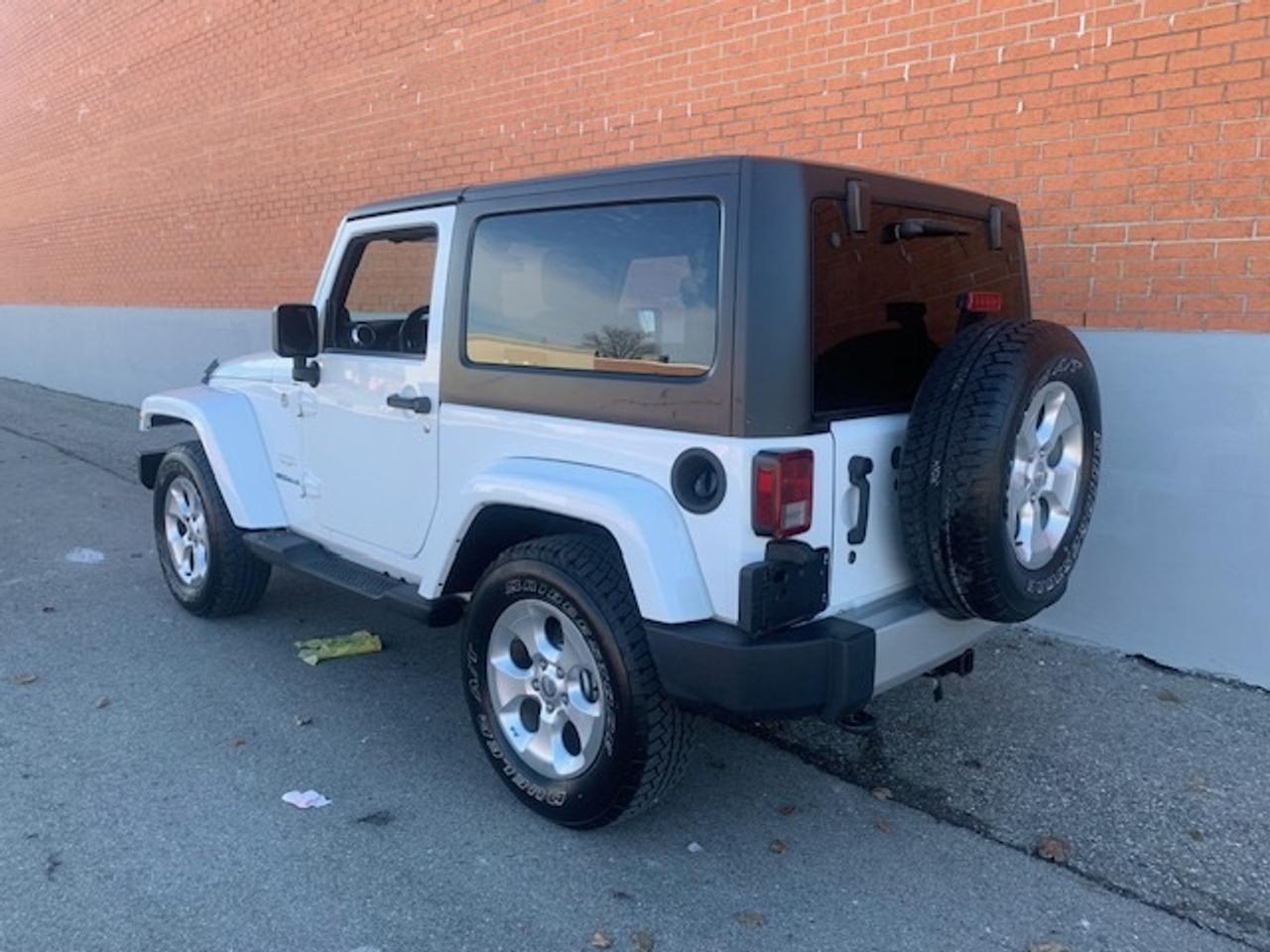 2013 Jeep Wrangler SAHARA 4X4 Photo2