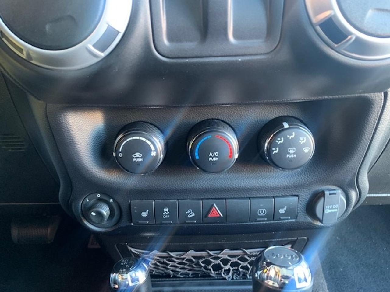 2013 Jeep Wrangler SAHARA 4X4 Photo