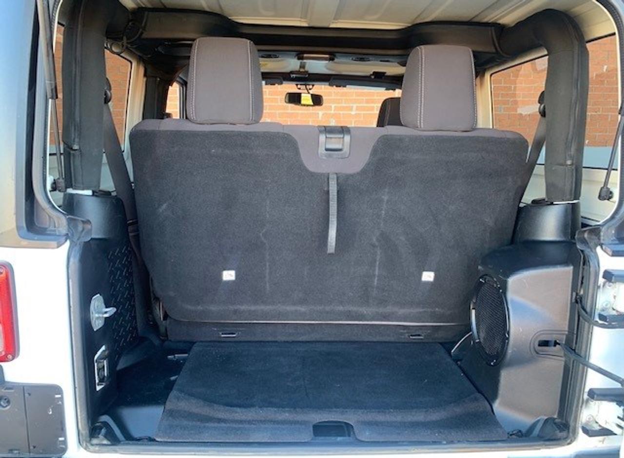 2013 Jeep Wrangler SAHARA 4X4 Photo