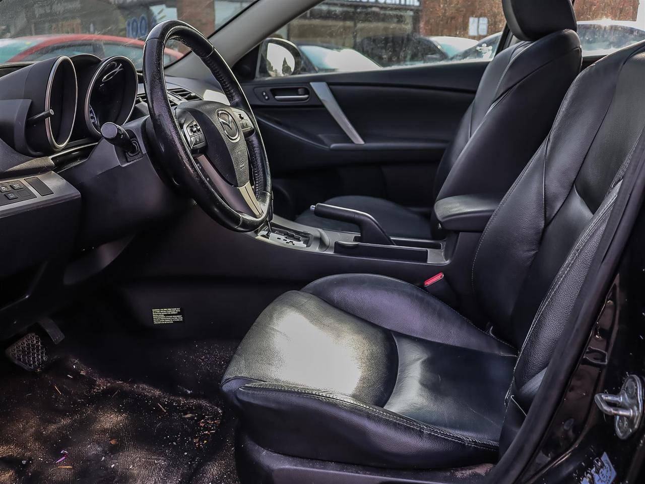 2013 Mazda MAZDA3  Photo