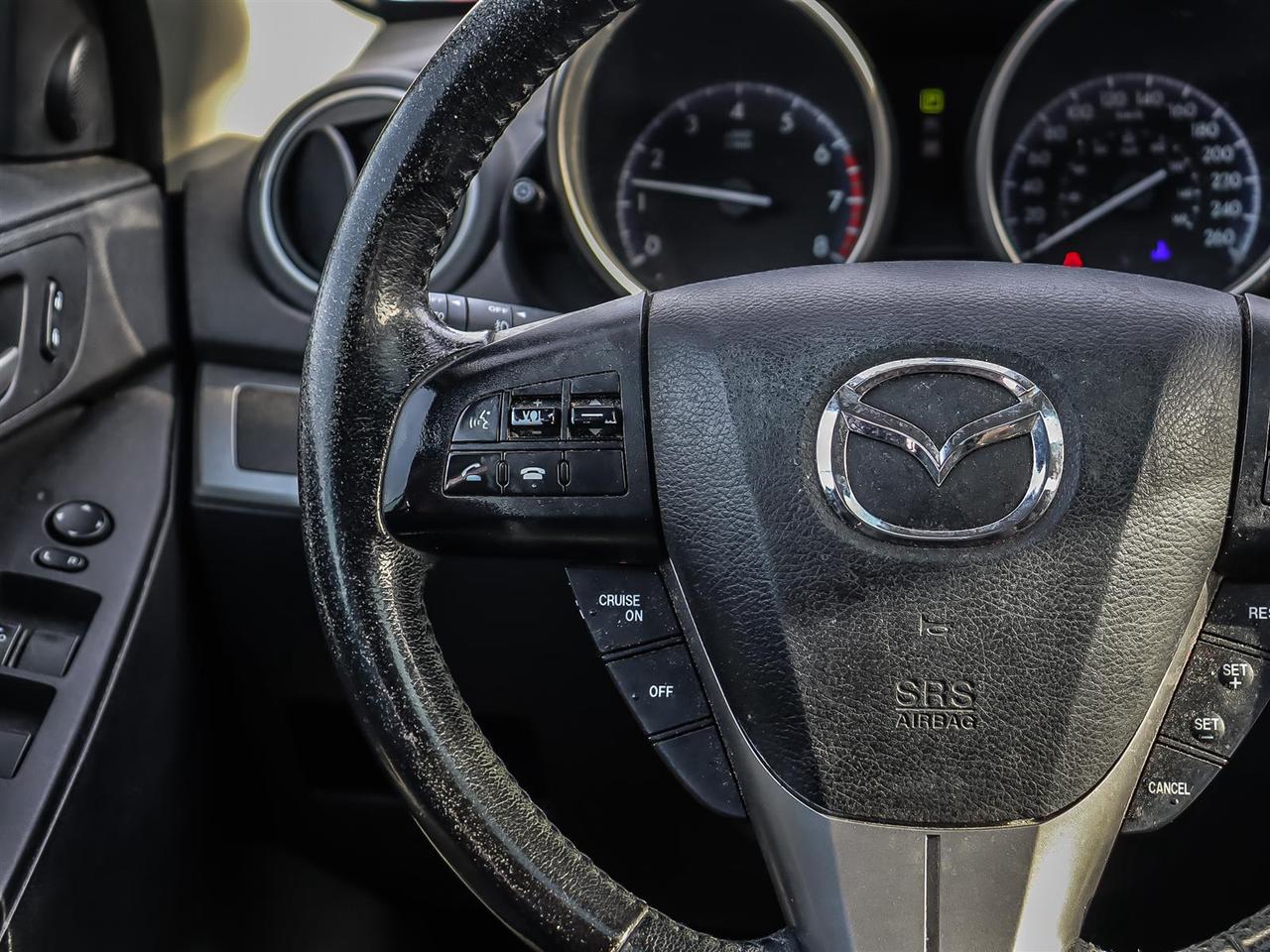 2013 Mazda MAZDA3  Photo