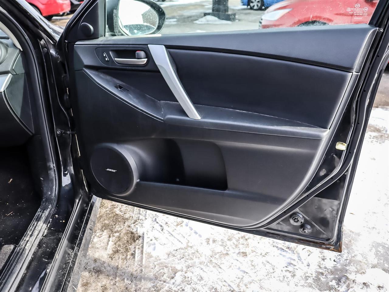 2013 Mazda MAZDA3  Photo