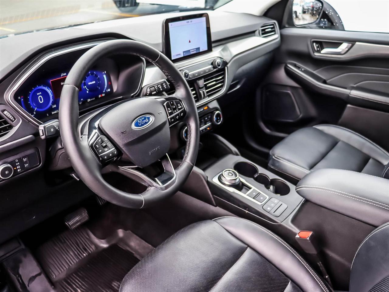 2022 Ford Escape Titanium Photo