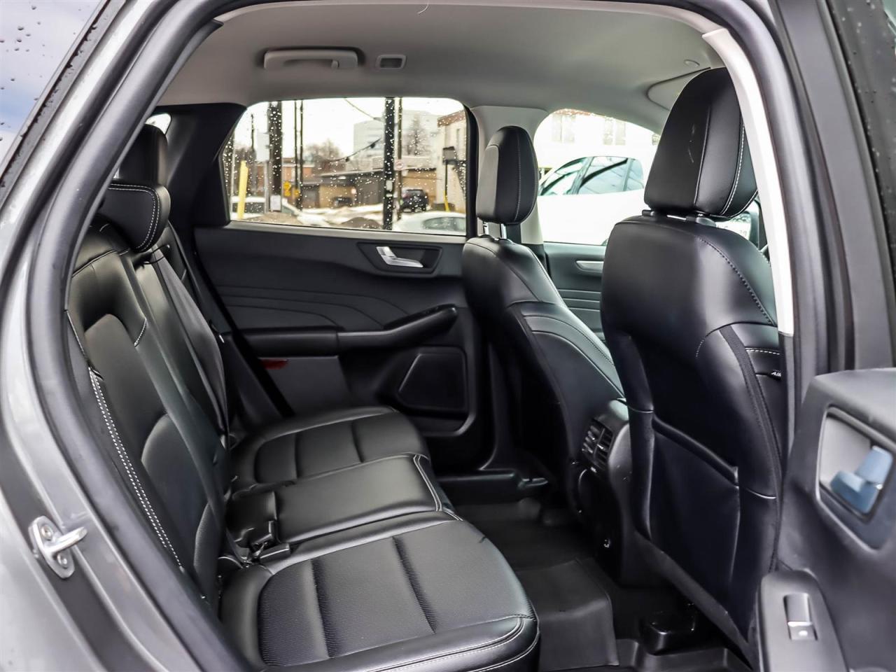 2022 Ford Escape Titanium Photo