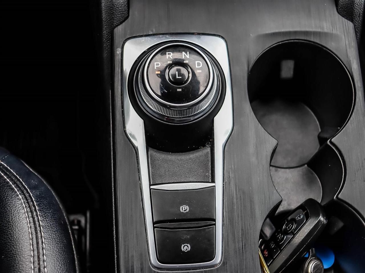 2022 Ford Escape Titanium Photo