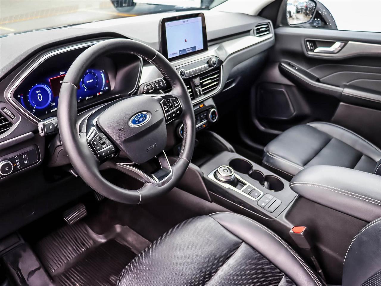 2022 Ford Escape Titanium Photo