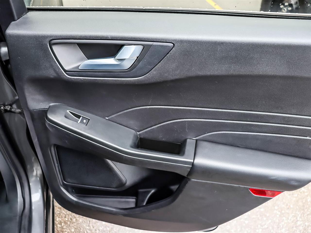 2022 Ford Escape Titanium Photo