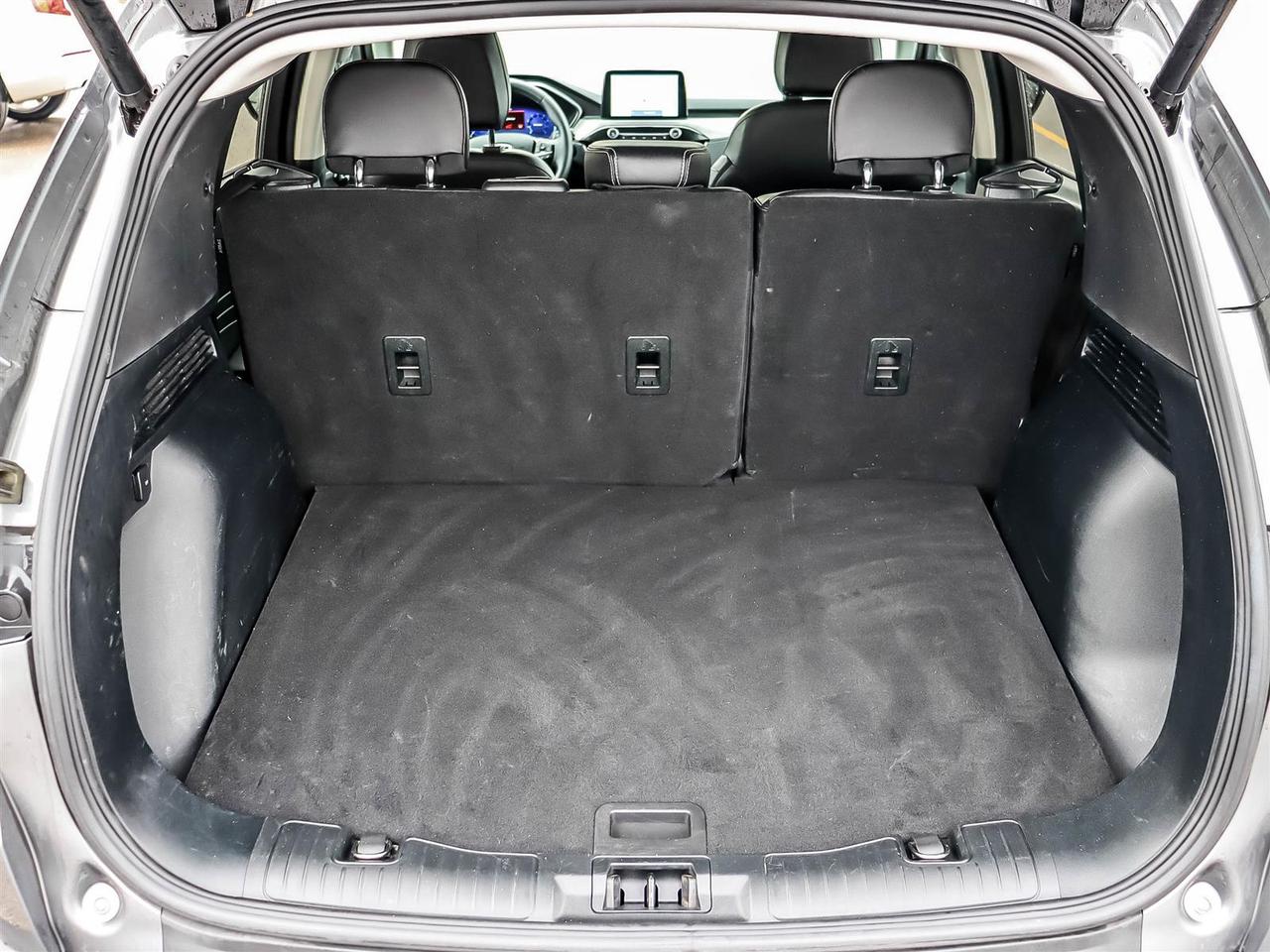 2022 Ford Escape Titanium Photo