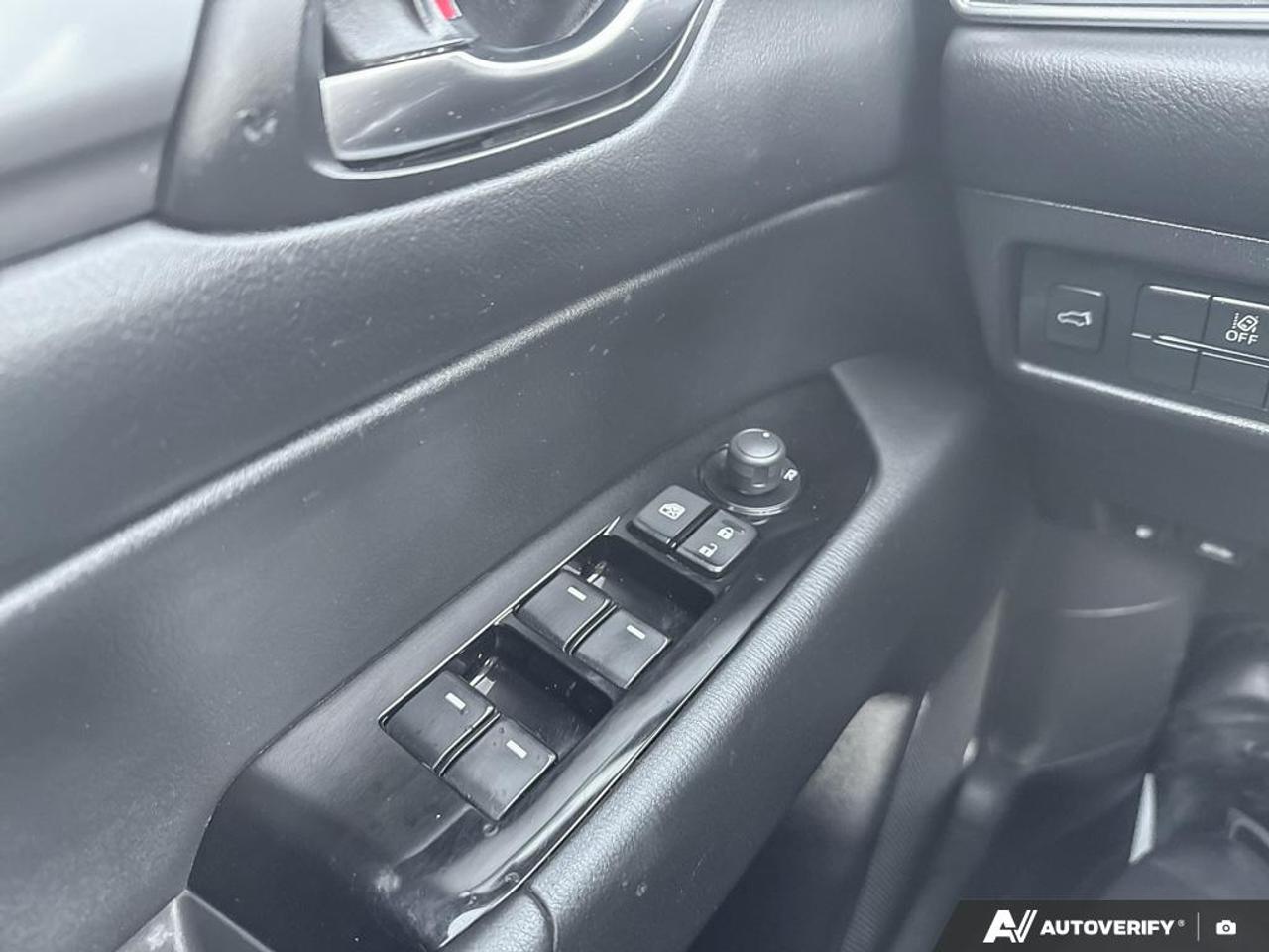 2024 Mazda CX-5 GS / LEATHER / ROOF / HTD SEATS / AWD / BLUETOOTH Photo