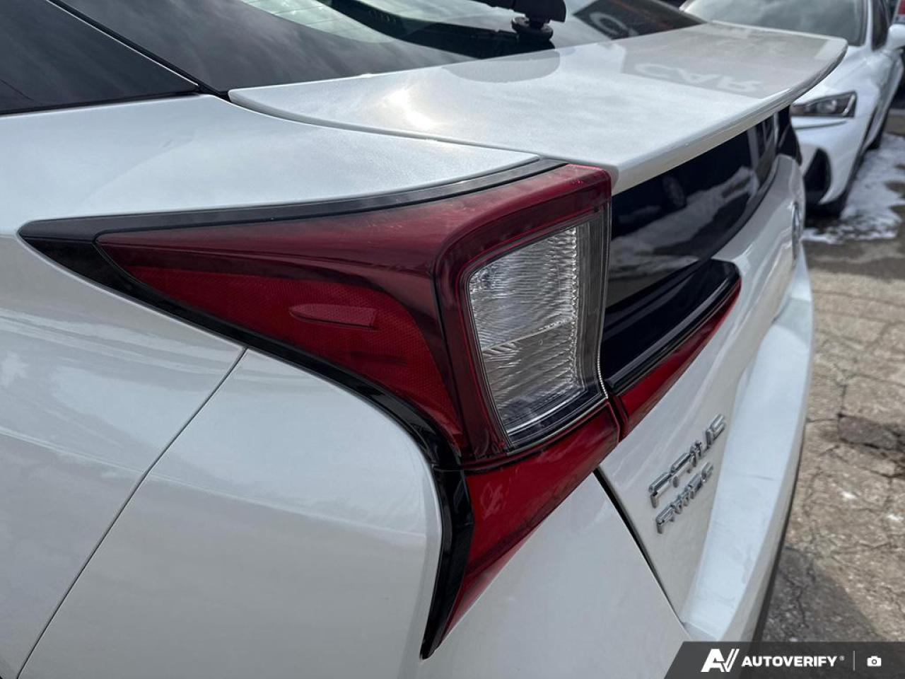 2019 Toyota Prius TECHNOLOGY / AWD / NO ACCIDENTS / NAV / HTD SEATS Photo