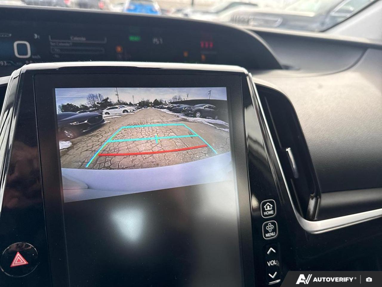 2019 Toyota Prius TECHNOLOGY / AWD / NO ACCIDENTS / NAV / HTD SEATS Photo