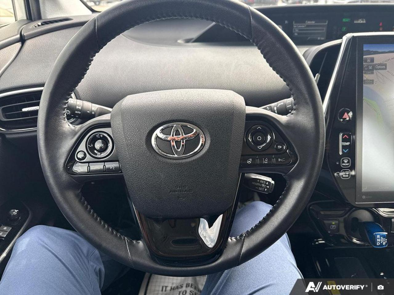 2019 Toyota Prius TECHNOLOGY / AWD / NO ACCIDENTS / NAV / HTD SEATS Photo