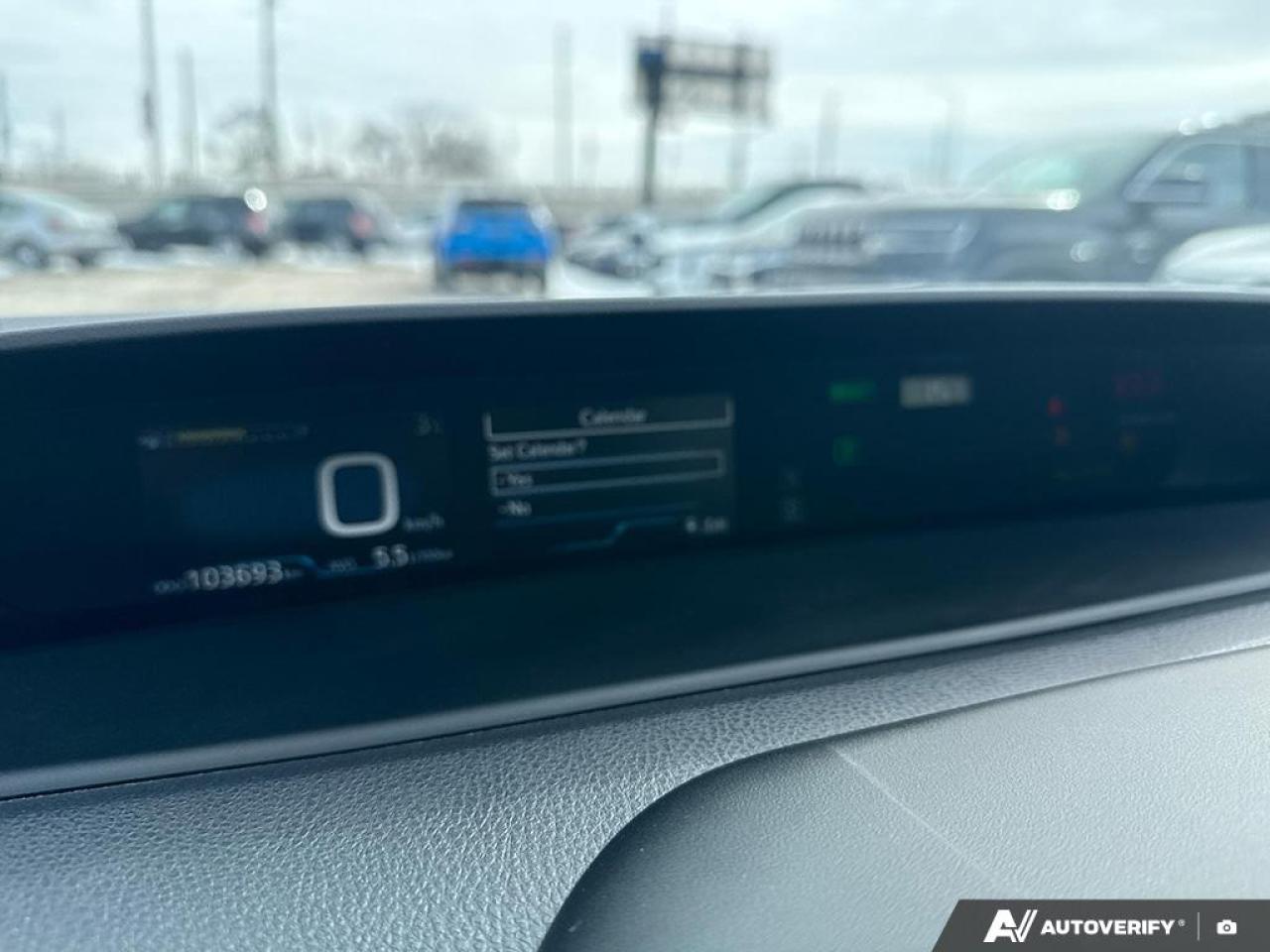 2019 Toyota Prius TECHNOLOGY / AWD / NO ACCIDENTS / NAV / HTD SEATS Photo