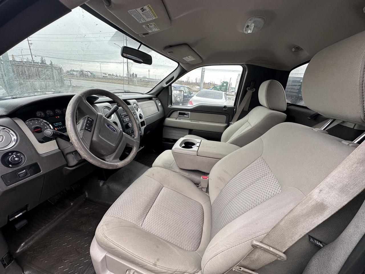 2009 Ford F-150 XL, LOW KMS, ONLY 87KMS, LONG BOX, SHORT CAB, CERT Photo