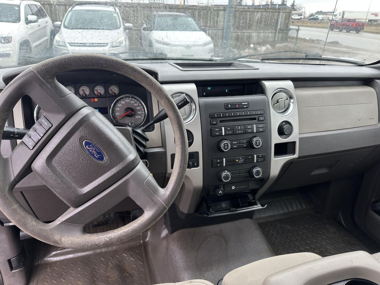 2009 Ford F-150 XL, LOW KMS, ONLY 87KMS, LONG BOX, SHORT CAB, CERT Photo