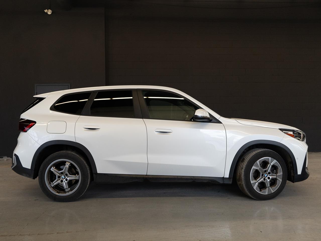 2023 BMW X1 xDrive28i|CLEAN CARFAX| NO ACCIDENTS| Photo2