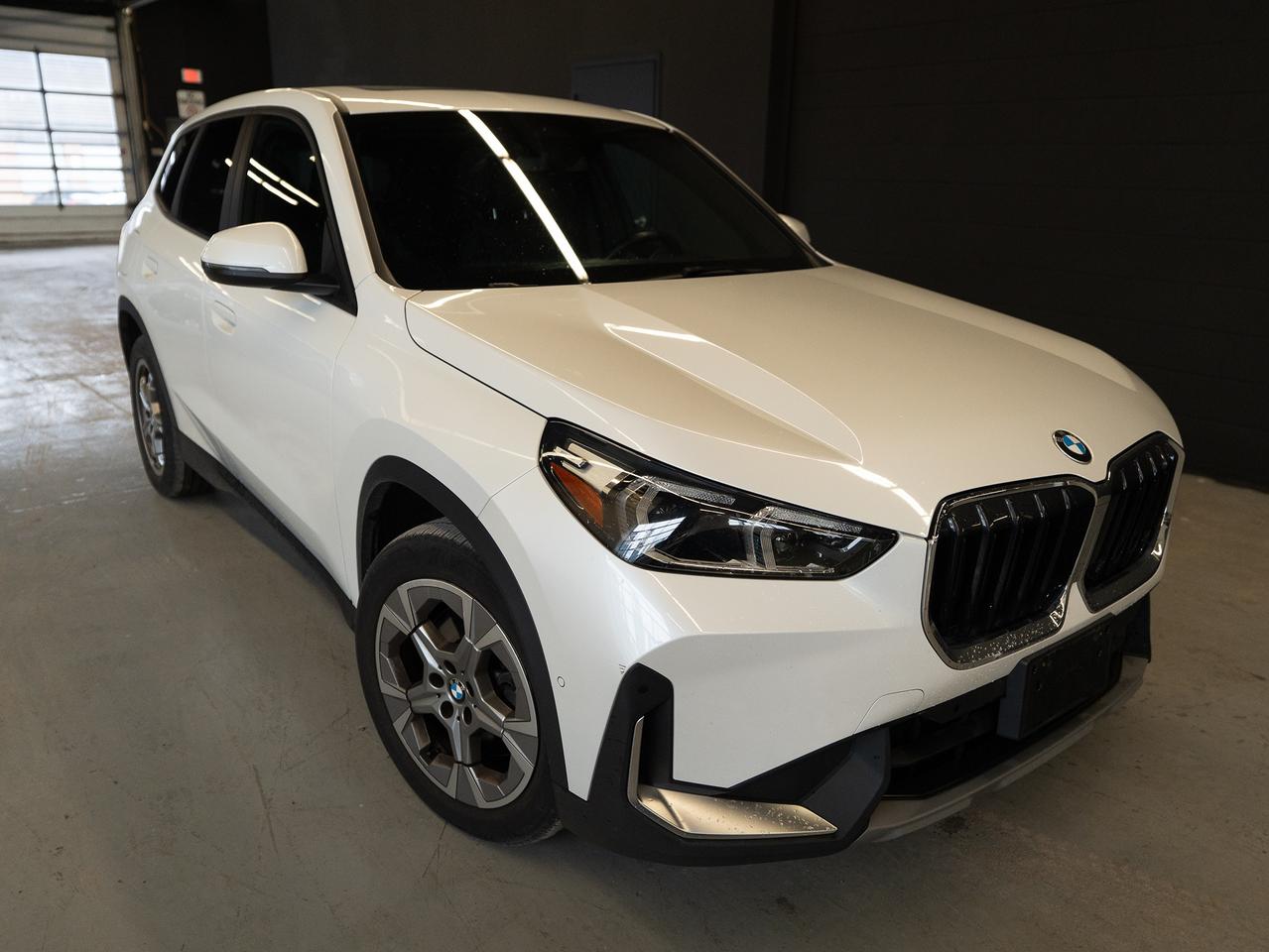 2023 BMW X1 xDrive28i|CLEAN CARFAX| NO ACCIDENTS| Photo