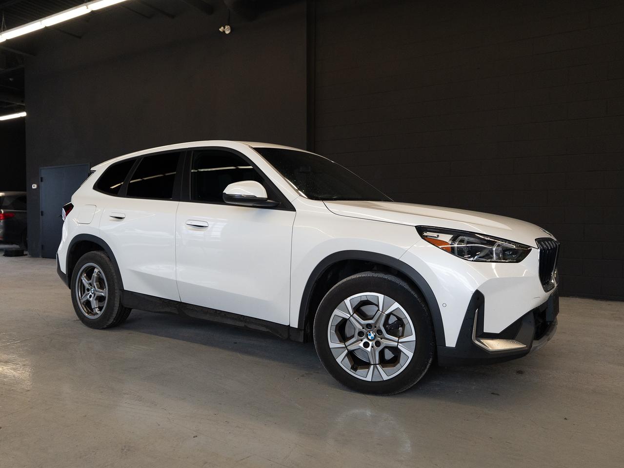 2023 BMW X1 xDrive28i|CLEAN CARFAX| NO ACCIDENTS| Photo