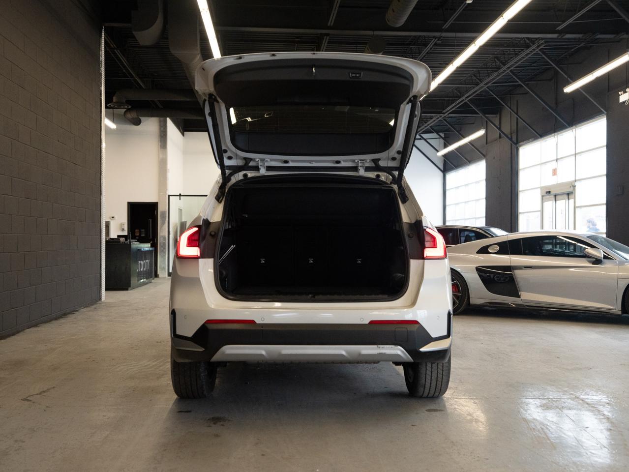 2023 BMW X1 xDrive28i|CLEAN CARFAX| NO ACCIDENTS| Photo