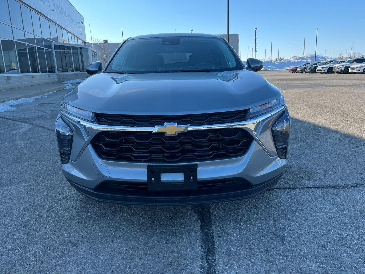 2024 Chevrolet Trax Fwd 4dr Ls Photo2