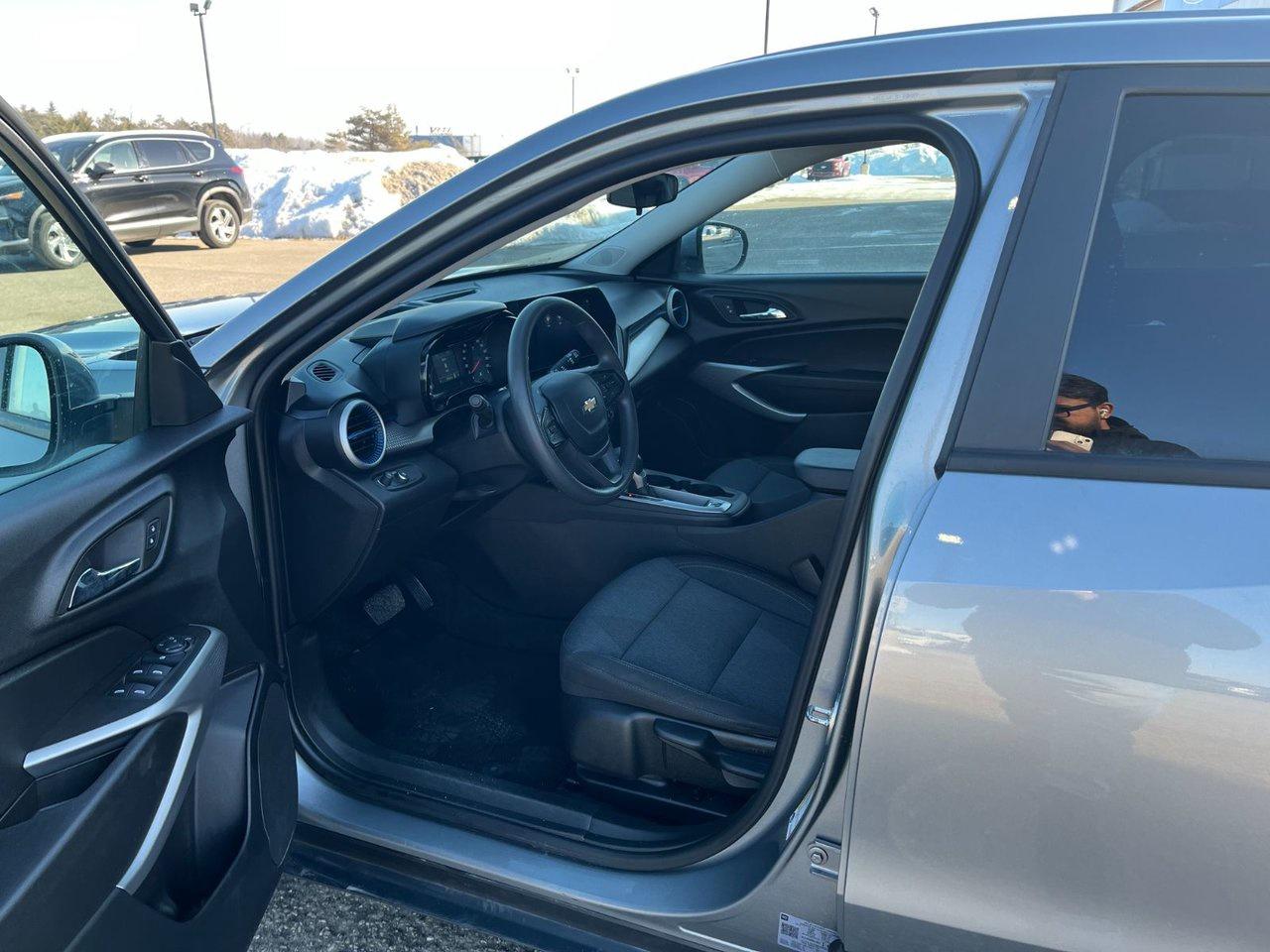 2024 Chevrolet Trax Fwd 4dr Ls Photo