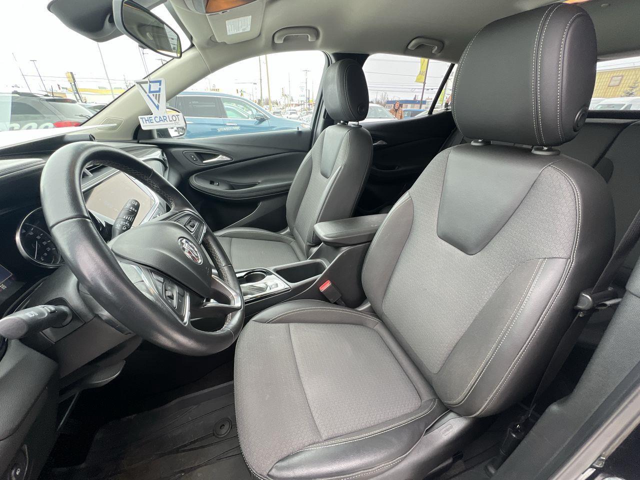 2023 Buick Encore GX Preferred AWD, SIRIUX SM, HEATED SEATS, CRUISE CONTROL, BACK UP CAM!! Photo