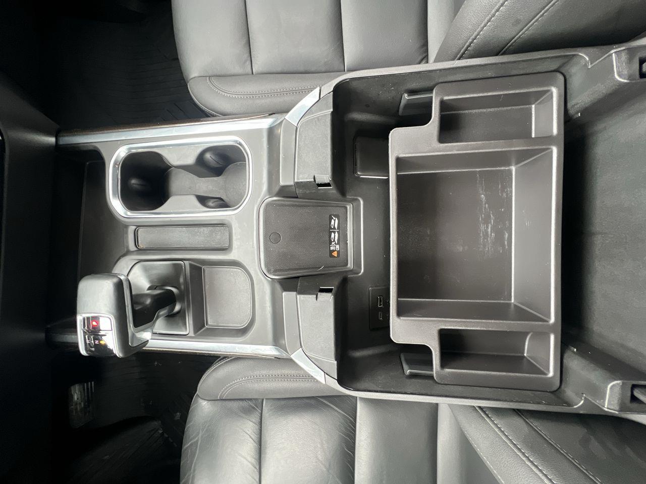 2024 Chevrolet Silverado 1500 LT Trail Boss 4X4, HEATED LEATHER SEATS, SIRIUS XM, CRUISE CONTROL, BACK UP CAM!! Photo