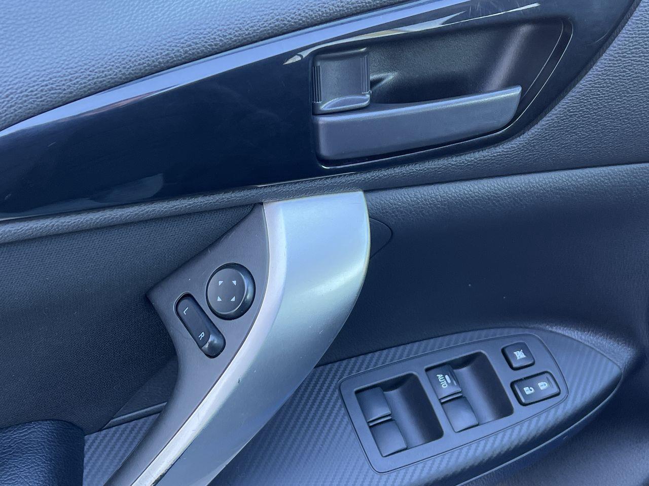 2022 Mitsubishi Eclipse Cross ES PREVIOUS DAILY RENTAL, 4X4, HEATED SEATS, CRUISE CONTROL, BACK UP CAM, SIRIUS XM!! Photo