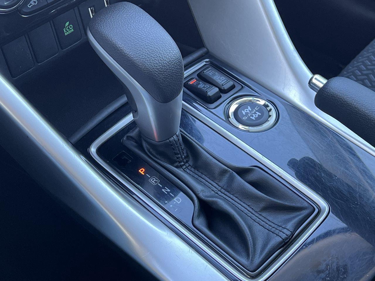 2022 Mitsubishi Eclipse Cross ES PREVIOUS DAILY RENTAL, 4X4, HEATED SEATS, CRUISE CONTROL, BACK UP CAM, SIRIUS XM!! Photo