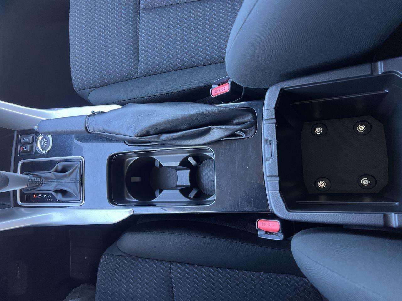 2022 Mitsubishi Eclipse Cross ES PREVIOUS DAILY RENTAL, 4X4, HEATED SEATS, CRUISE CONTROL, BACK UP CAM, SIRIUS XM!! Photo