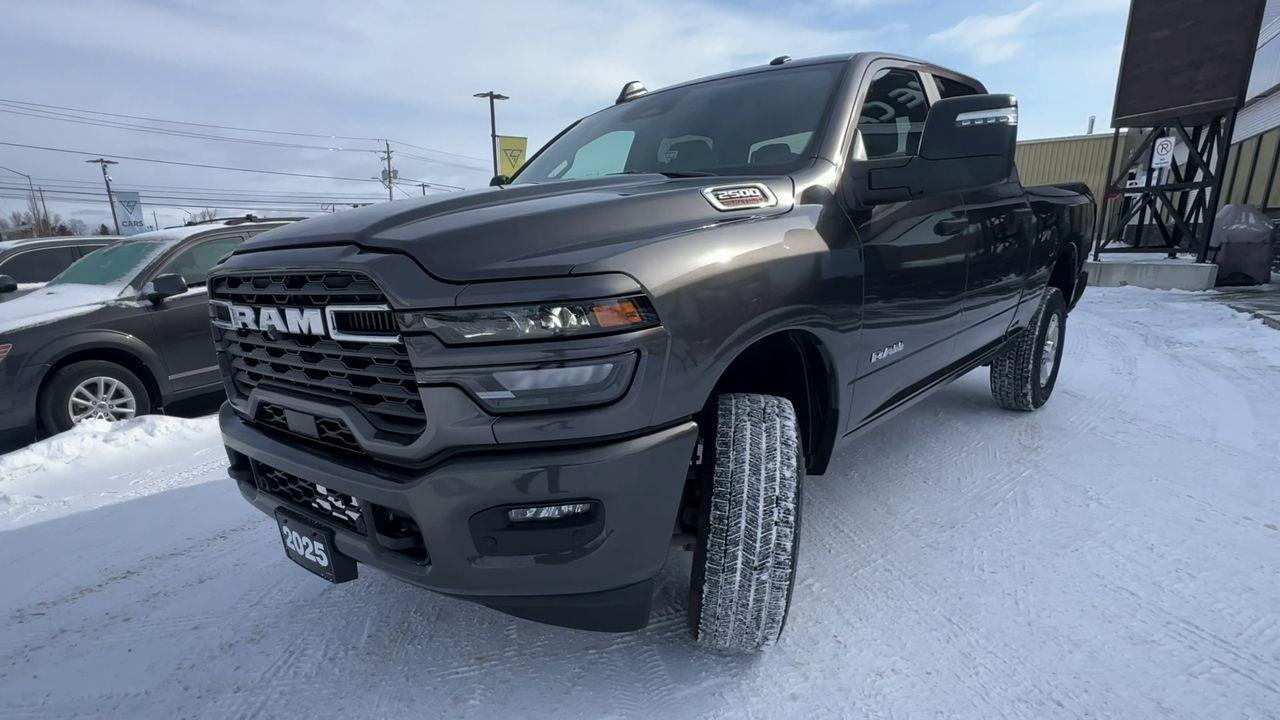 2025 RAM 2500 Big Horn 4X4, SIRIUS XM, POWER FOLDING MIRRORS, BACK UP CAM, NAV, CRUISE CONTROL!! Photo