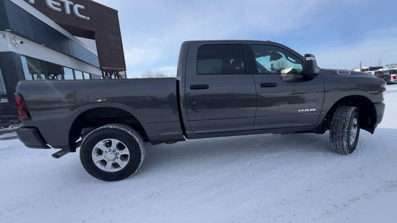 2025 RAM 2500 Big Horn 4X4, SIRIUS XM, POWER FOLDING MIRRORS, BACK UP CAM, NAV, CRUISE CONTROL!! Photo
