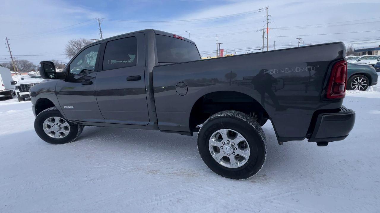 2025 RAM 2500 Big Horn 4X4, SIRIUS XM, POWER FOLDING MIRRORS, BACK UP CAM, NAV, CRUISE CONTROL!! Photo