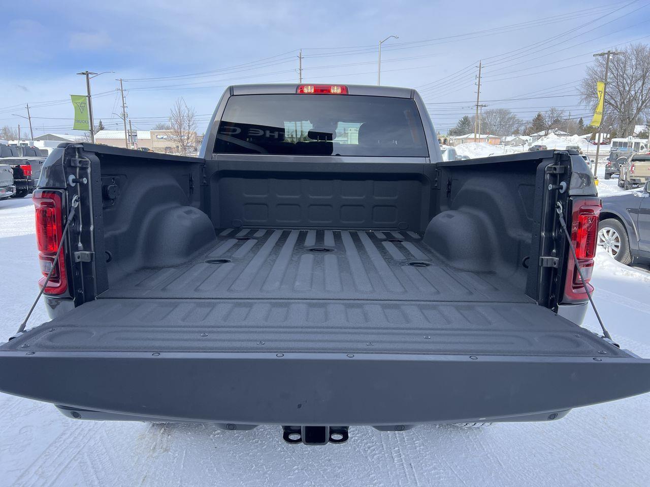 2025 RAM 2500 Big Horn 4X4, SIRIUS XM, POWER FOLDING MIRRORS, BACK UP CAM, NAV, CRUISE CONTROL!! Photo