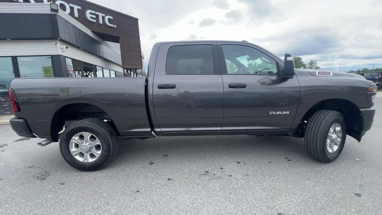 2025 RAM 2500 Big Horn 4X4, SIRIUS XM, POWER FOLDING MIRRORS, BACK UP CAM, NAV, CRUISE CONTROL!! Photo