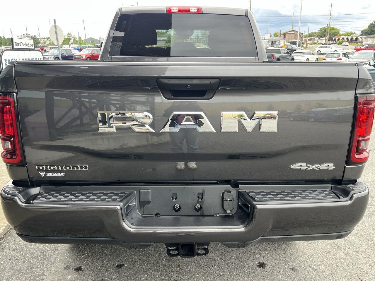 2025 RAM 2500 Big Horn 4X4, SIRIUS XM, POWER FOLDING MIRRORS, BACK UP CAM, NAV, CRUISE CONTROL!! Photo