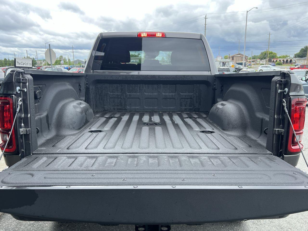 2025 RAM 2500 Big Horn 4X4, SIRIUS XM, POWER FOLDING MIRRORS, BACK UP CAM, NAV, CRUISE CONTROL!! Photo