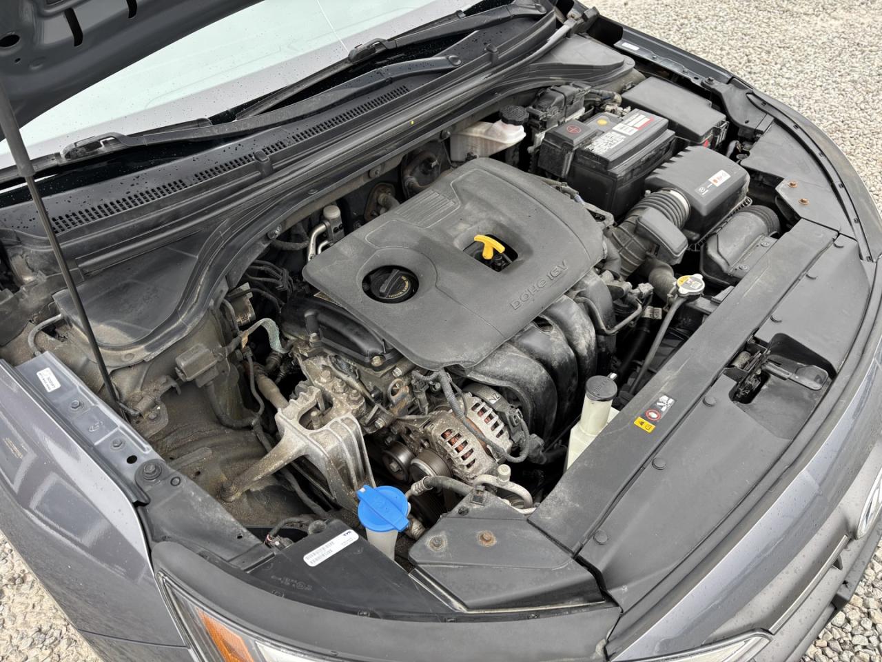 2019 Hyundai Elantra Essential ~PRICE IS CASH AND FINANCE PRICE~SAFETY INCLUDED~ Photo