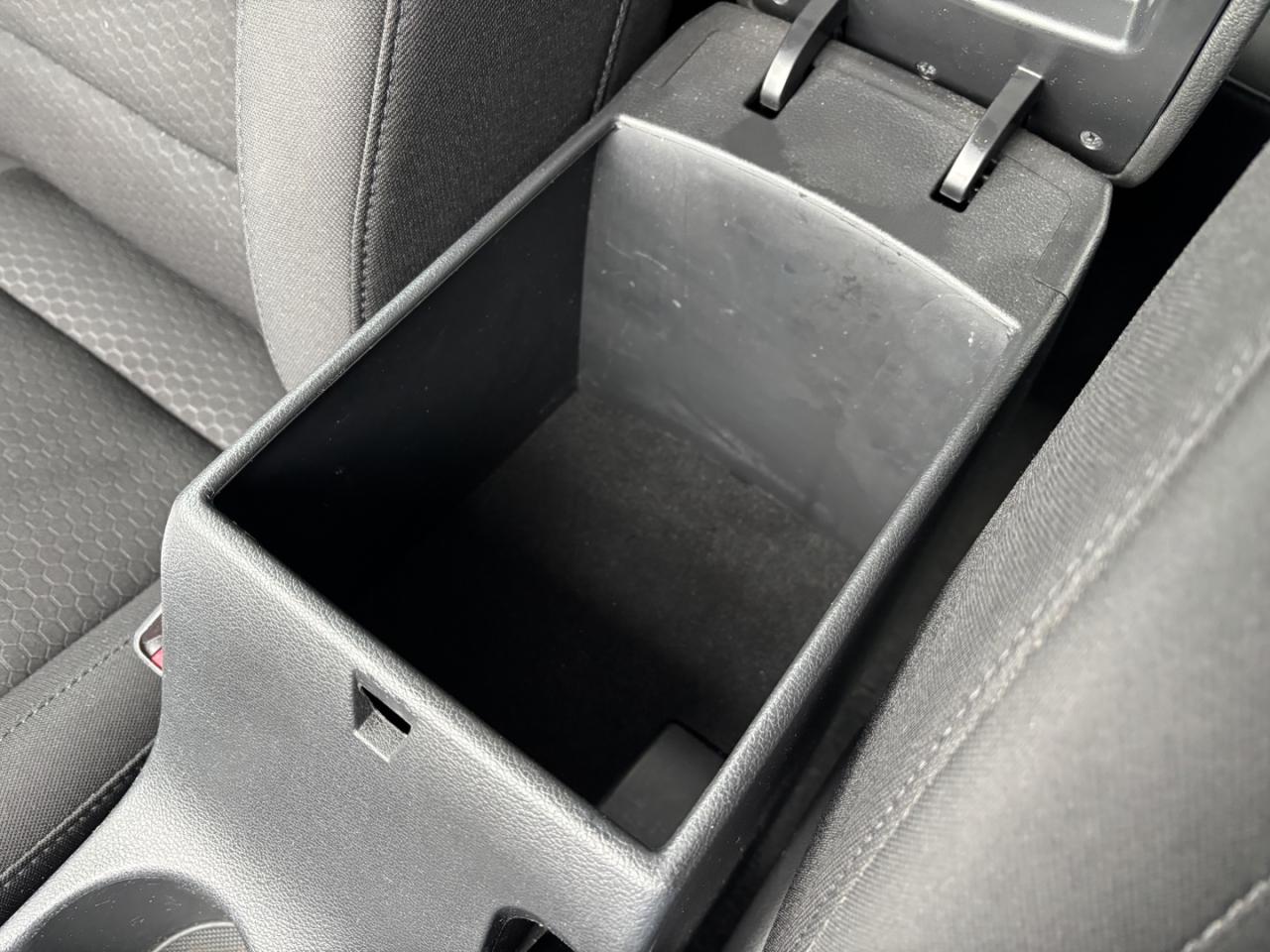 2019 Hyundai Elantra Essential ~PRICE IS CASH AND FINANCE PRICE~SAFETY INCLUDED~ Photo