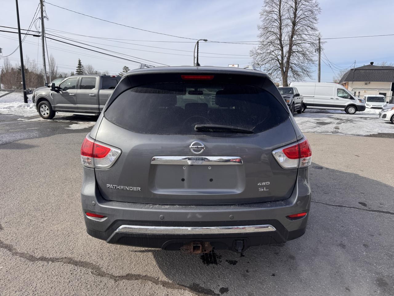 2015 Nissan Pathfinder SL Photo