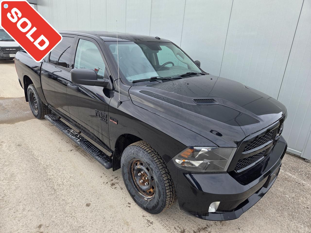 2019 RAM 1500 Classic ST Express | Blackout Package | Remote Start | 20" Wheels Photo0