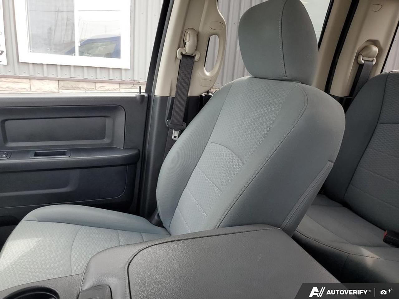 2017 RAM 1500 4WD QUAD CAB 140.5" ST Photo